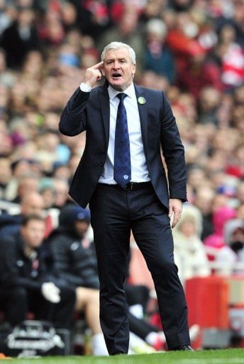 BPL Roundup - Hernandez to the rescue as United move clear