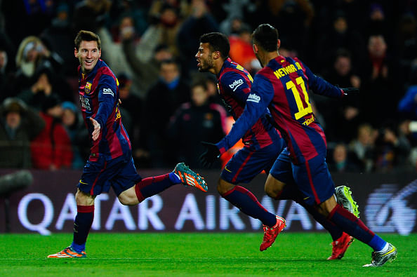 Highlights: FC Barcelona 3-2 Villarreal CF; Barca survive scare to stay in touch with Real Madrid