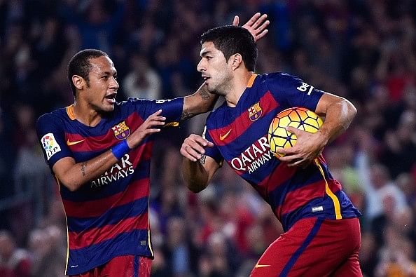 Luis Suarez hat-trick gives 10-man Barcelona 3-1 win over Eibar, move top level with Real Madrid