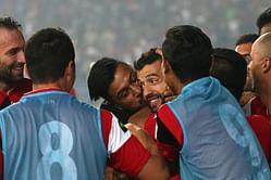Simao Sabrosa stole a point for NorthEast United in 1-1 draw against Delhi Dynamos