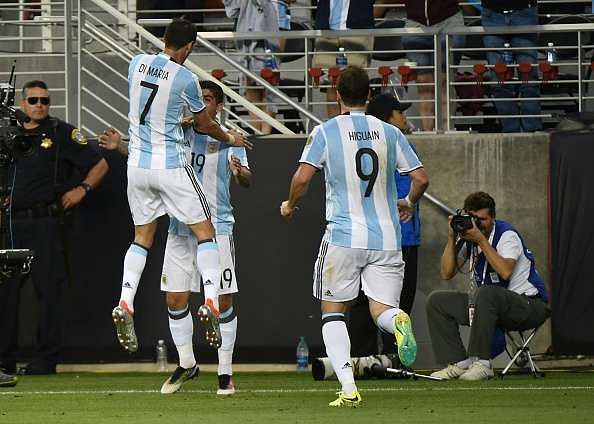 Argentina survive late scare to win their first Copa America 2016 game 2-1 against Chile