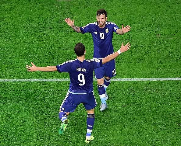 Copa America 2016: Lionel Messi inspires Argentina to an easy 4-0 win over hosts USA
