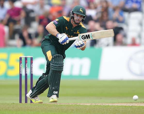 Michael Lumb scores century as Nottinghamshire Outlaws post 400 again, beat Warwickshire