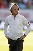 Galatasaray parts ways with head coach Riekerink - CNN Turk