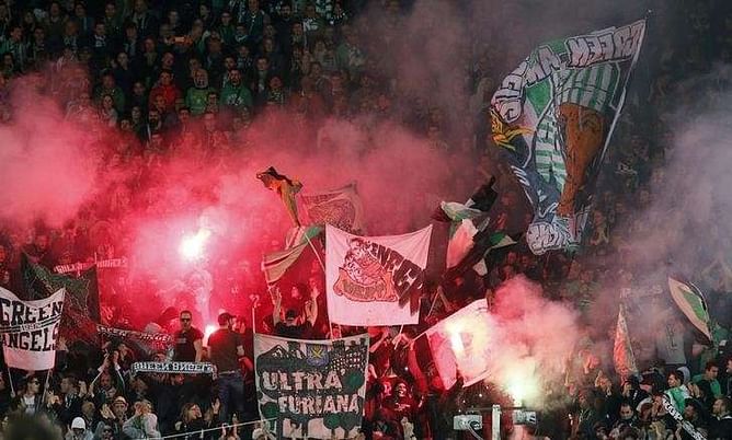 United ease past St Etienne but suffer injury blows