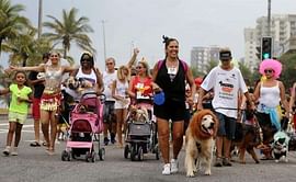 Oldest Rio party kicks off as Carnival in Brazil hits full stride