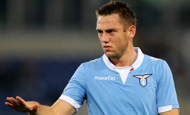 Manchester United are front of the pack to sign £30m-rated defender Stefan de Vrij from Lazio next summer, according to Il Messaggero in Italy. The Dutchman, who has also been linked with Chelsea and Manchester City, has reportedly told Lazio he wants a move.