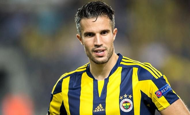 Robin Van Persie to China!?Former Manchester United and Arsenal striker is reportedly set for a move to China in January!Fenerbahce are set to make a PROFIT on him - he's set to be sold for £11M!
