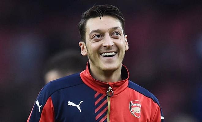 MESUT OZIL YET TO AGREE NEW ARSENAL CONTRACTReports from Germany saying midfielder Ozil is yet to agree a new deal, and he is pushing for wages of £200,00 a week. The player has been in red hot form, and given the going rate for no.10's out there, it's no surprise Ozil is looking for such wages.