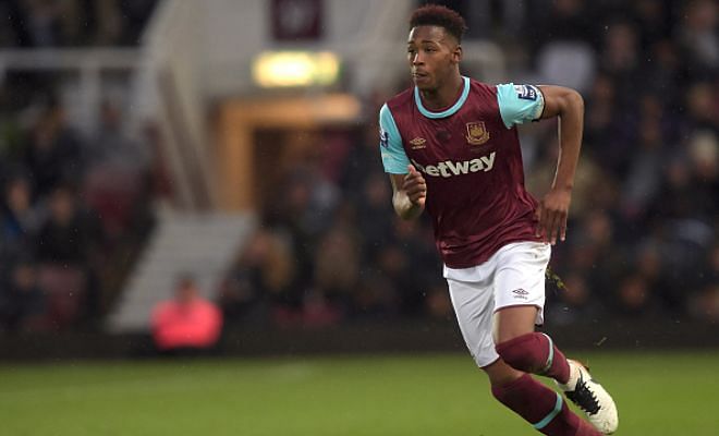 More on Manchester United: José Mourinho will send scouts to watch West Ham midfielder Reece Oxford play for England U19s against the Netherlands. (Source: Mirror)