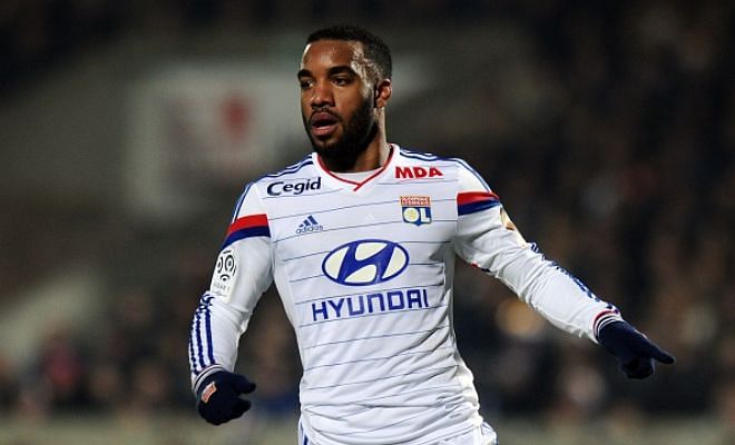 The Gunners are ready to make a £42m offer for 25-year-old France striker Alexandre Lacazette.