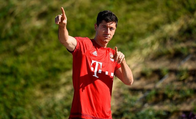 ZIDANE WANTS LEWANDOWSKI!Looks like Zidane is not giving up on landing Robert Lewandowski this summer. He is desperate to get the Polish striker as he looks to put more pressure on Karim Benzema.Carlo Ancelotti is not willing to let go of Lewandowski but the striker's agent is trying to push for a move away from the club.