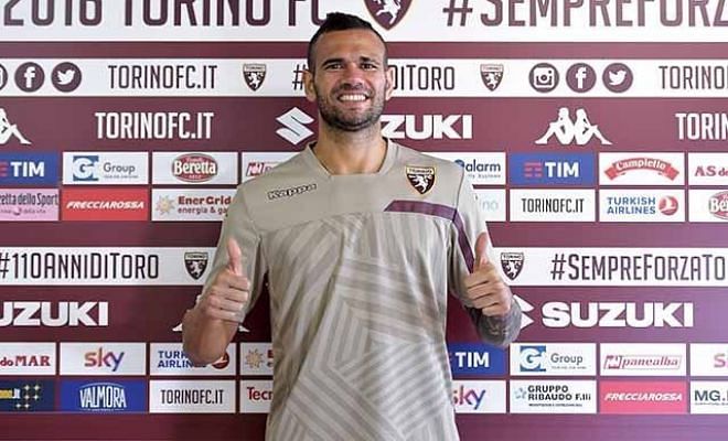 Torino on a roll!Torino make their second signing of the day, as they sign Leandro Castan from Roma on loan. 