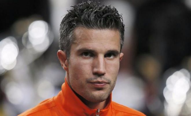 Barcelona are on the lookout for a striker and a move for Robin van Persie could solve their short-term plan. The striker, however, also has offers from Sporting CP in Portugal and an unknown Premier League club rumoured to be Middlesborough. 