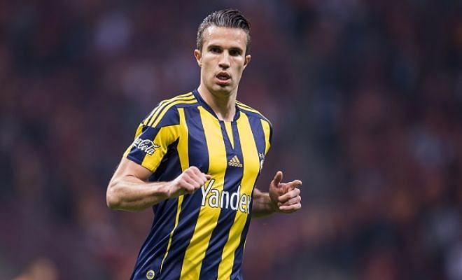 Meanwhile, former Arsenal and Man Utd striker Robin van Persie could return to the Premier League with *drum roll* Middlesbrough! Aitor Karanka is close to signing goalkeeper Victor Valdes and RvP could soon follow. 