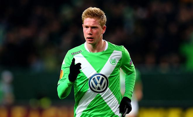 Manchester City are set to offer Wolfsburg midfielder Kevin De Bruyne a six-year deal worth £53m to move to the Etihad. (Star)