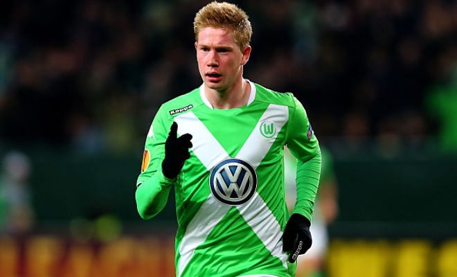 Manchester City inch closer to completing their capture of Wolfsburg's Kevin De Bruyne. (Daily Mail)