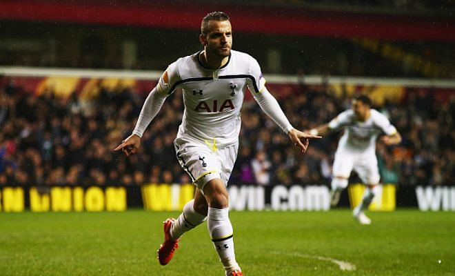 Tottenham Hotspur manager Mauricio Pochettino on Roberto Soldado's impending move to Villarreal: “It is true that the club gave permission for Roberto to go to Spain. The club will announce after that if something happens or not.”