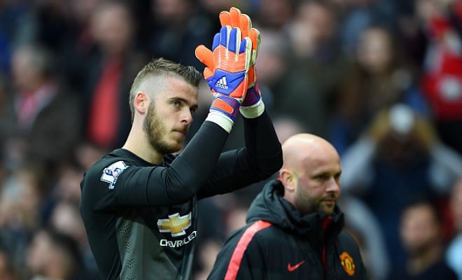 If David De Gea leaves Manchester United at the end of the season for free, Real Madrid could pay a £12m signing-on fee. [Daily Mirror]