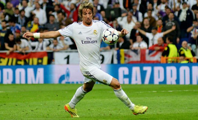 Portuguese full​-back Fabio Coentrao has told Real Madrid that he wants to leave the club before the end of the transfer window. [COPE]