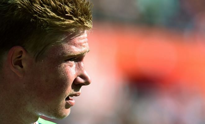 Bayern Munich have denied reports that they are planning on making a late attempt to sign Wolfsburg's Kevin De Bruyne. [ SkySports ]