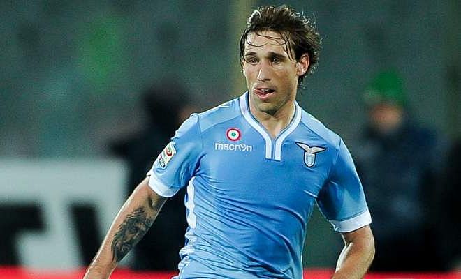 A £17.5m bid from Manchester United has been turned down by Lazio for their player, Lucas Biglia. (Mundo Deportivo)