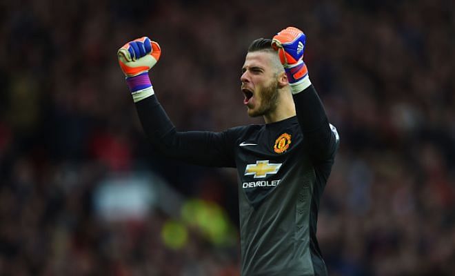 David De Gea has been offered a six-year contract by Real Madrid with a yearly salary of €5.5m. (ABC)