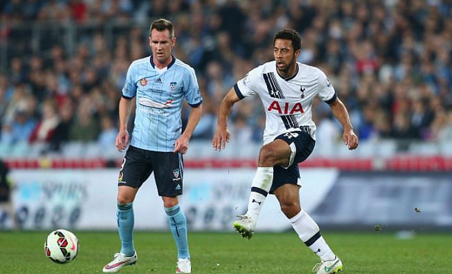 Chelsea are looking at Tottenham midfielder Mousa Dembele as a possible replacement for John Obi Mikel. (Sun)