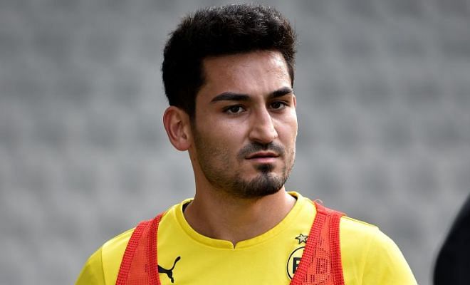 Manchester United to announce the signing of Ilkay Gundogan from Borussia Dortmund despite talk of him holding talks with other teams. [Metro]