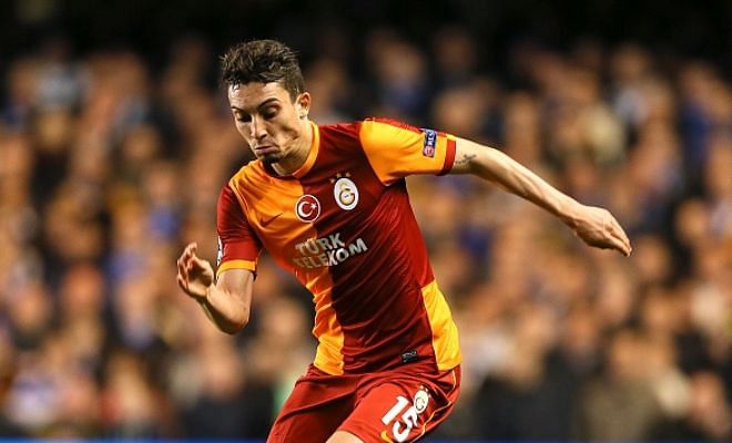 Chelsea are looking at Galatasaray youngster Alex Telles as a possible​ replacement for Filipe Luis. [Sun]