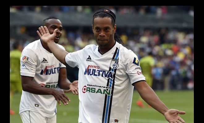 Ronaldinho Hauled off Before Half-Time in Mexico, Exits Stadium Before Game Ends | Bleacher Report