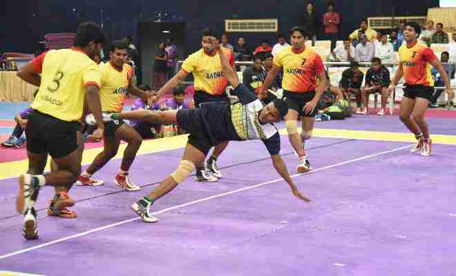 Senior National Kabaddi Championships 2017 Day 4: Round of 16 Live ...