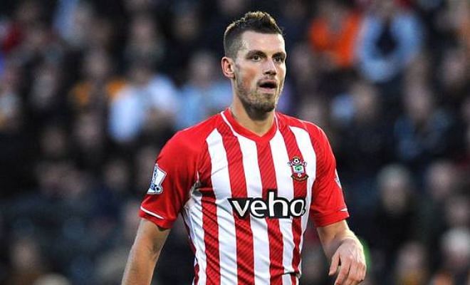 Southampton's Morgan Schneiderlin wants to join Arsenal, will reject a move to Tottenham. [Daily Star]