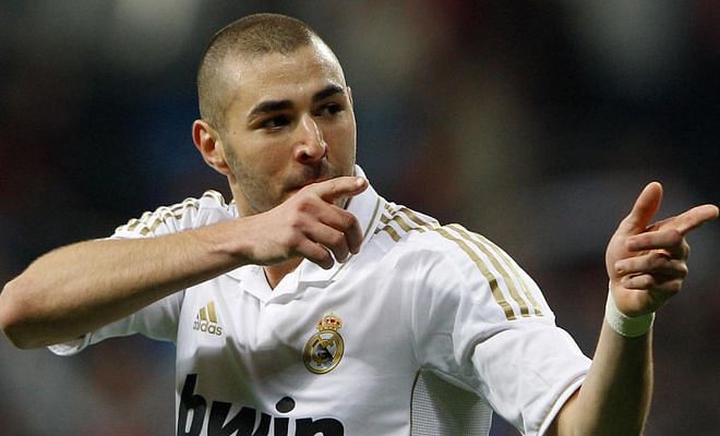 Arsenal to bid for Real Madrid striker Karim Benzema. [Goal]