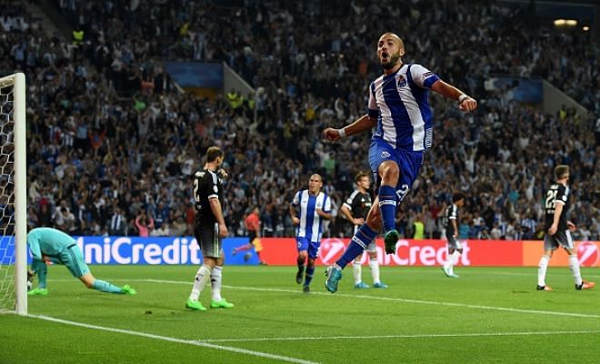 GOAL! Brahimi shot is denied by a brilliant Begovic save but rebound was volleyed into the empty net by Andre Andre! Porto 1-0 Chelsea.