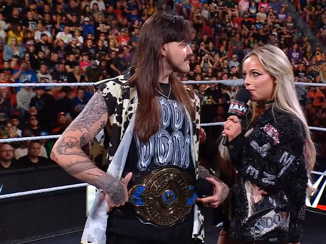 WWE RAW Live Results: DOMINIK ATTACKED, ASUKA RETURNS TO WWE