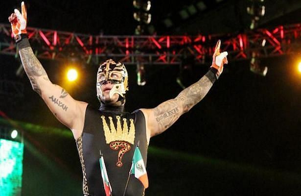 Rey Mysterio making his entrance