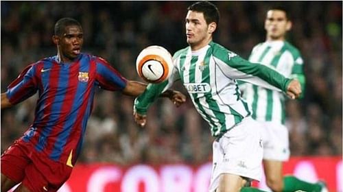 Melli playing against Samuel Eto'o's Barcelona during his Real Betis days