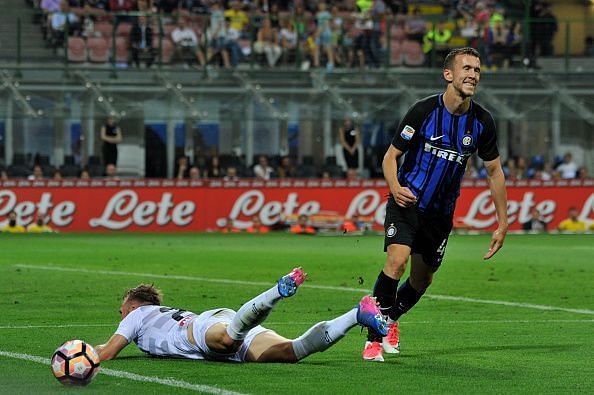 Ivan Perisic of Inter competes for the ball with Silvan... : News Photo