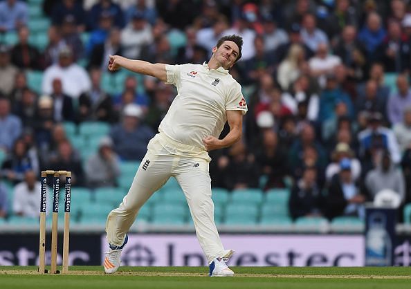 Toby Roland-Jones exposes the flaw in modern batting with his brilliant spell