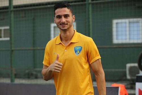 Karan Sawhney, from the yellow of Mumbai FC to Kerala Blasters' 