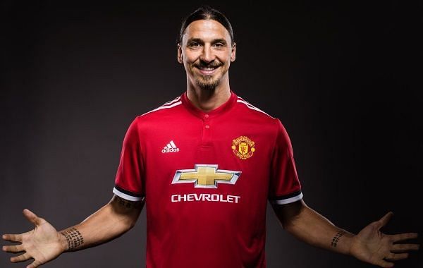 Twitter goes wild after Zlatan Ibrahimovic signs for Manchester United