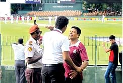 Sri Lanka vs India 2017: Drunk fan angers umpire during 2nd Test