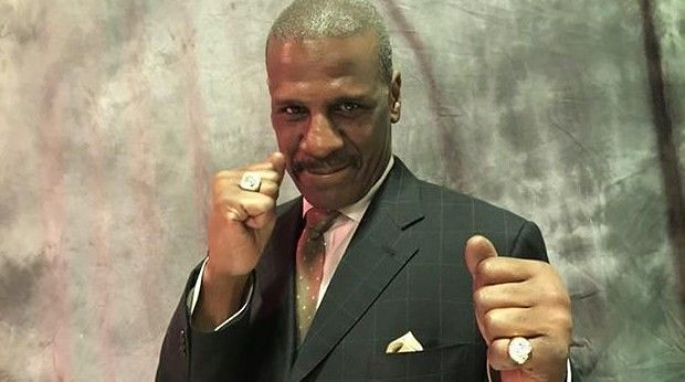 Spinks fought a technical fight to outwork Holmes. 