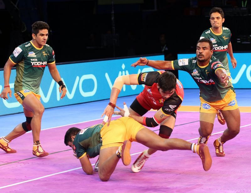 Jeeva put in two superb tackles on Rohit Kumar towards the end to ensure victory for the Yoddhas