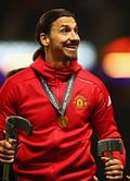Video: Manchester United star Zlatan Ibrahimovic picks his winner ahead of Floyd Mayweather vs Conor McGregor bout