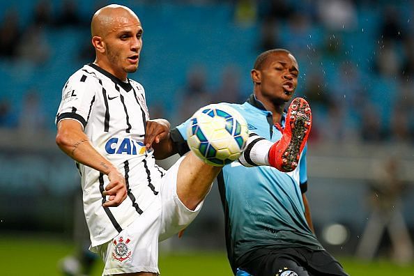 Gremio v Corinthians - Brasileirao Series A 2015