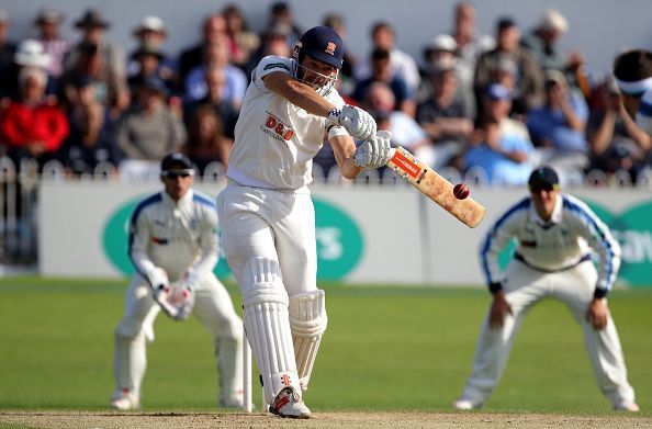 Yorkshire v Essex - Specsavers County Championship - Division One