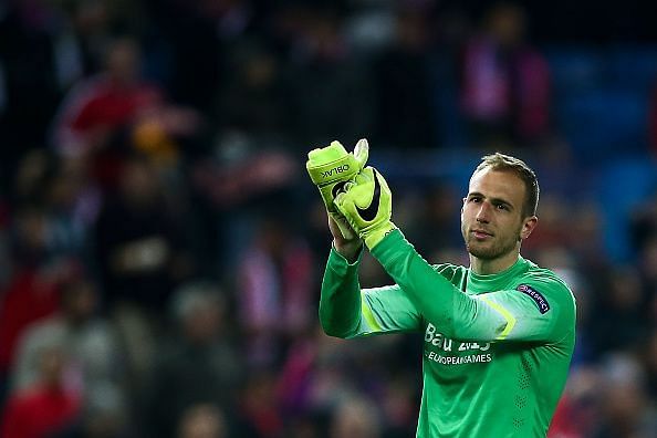 FIFA Mobile: Manuel Neuer overtaken as best goalkeeper in the game