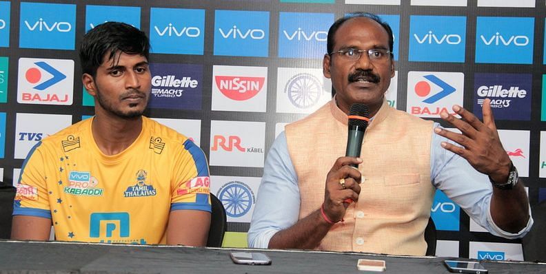 The Thalaivas coach (right) was not a happy man after the team&#039;s drawn match